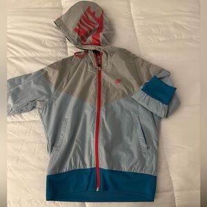 Nike Women’s Light Gray and Teal Windbreaker with Red Accents. Size S.